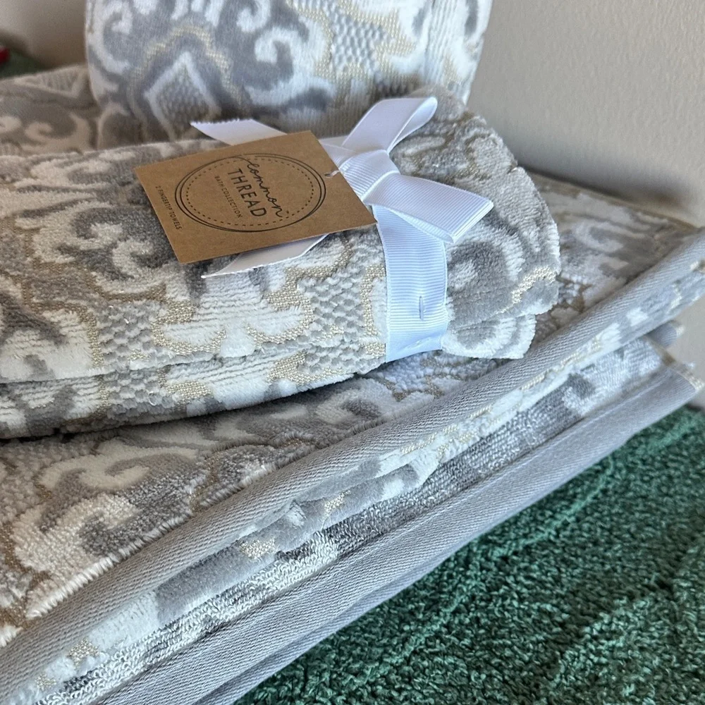 Common Thread Bath & Hand Tip Towels Gray Beige Medallion NEW! - Picture 7 of 11